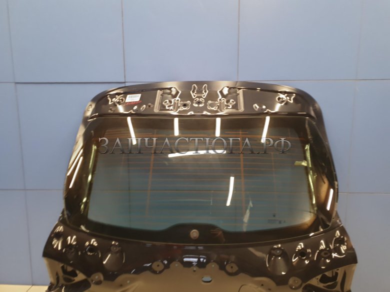 Стекло двери багажника