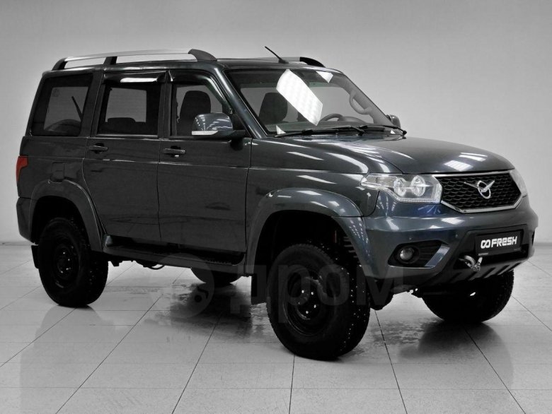 Серый уаз патриот