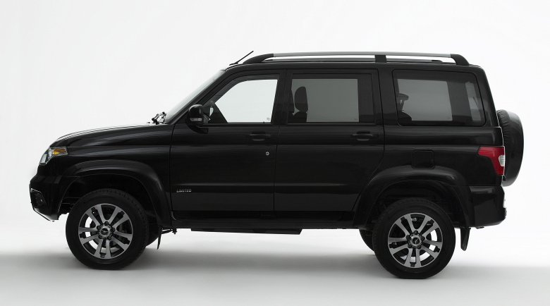 Черный уаз патриот