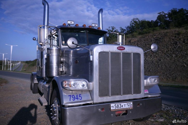 Фура петербилт 388
