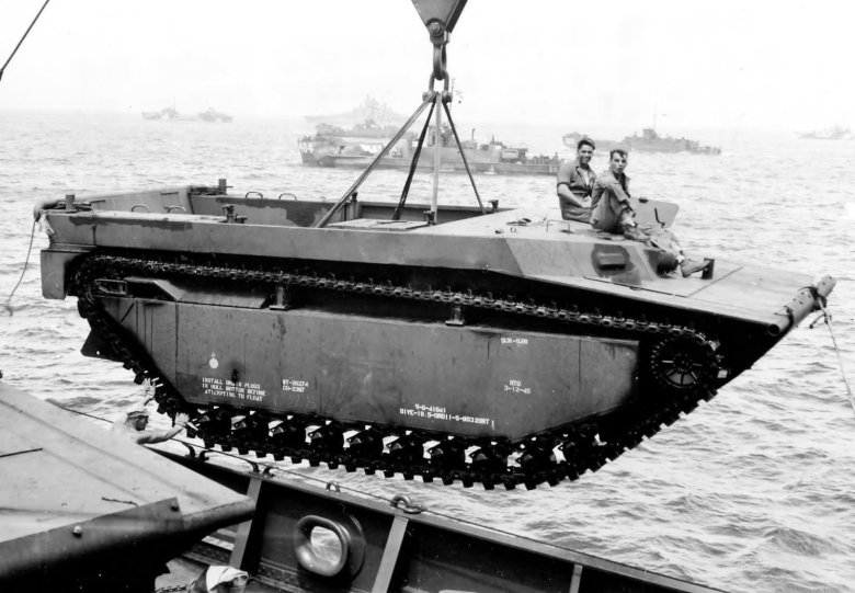 Американский плавающий танк lvt