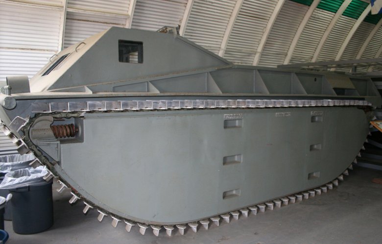 Десантный транспортер lvt