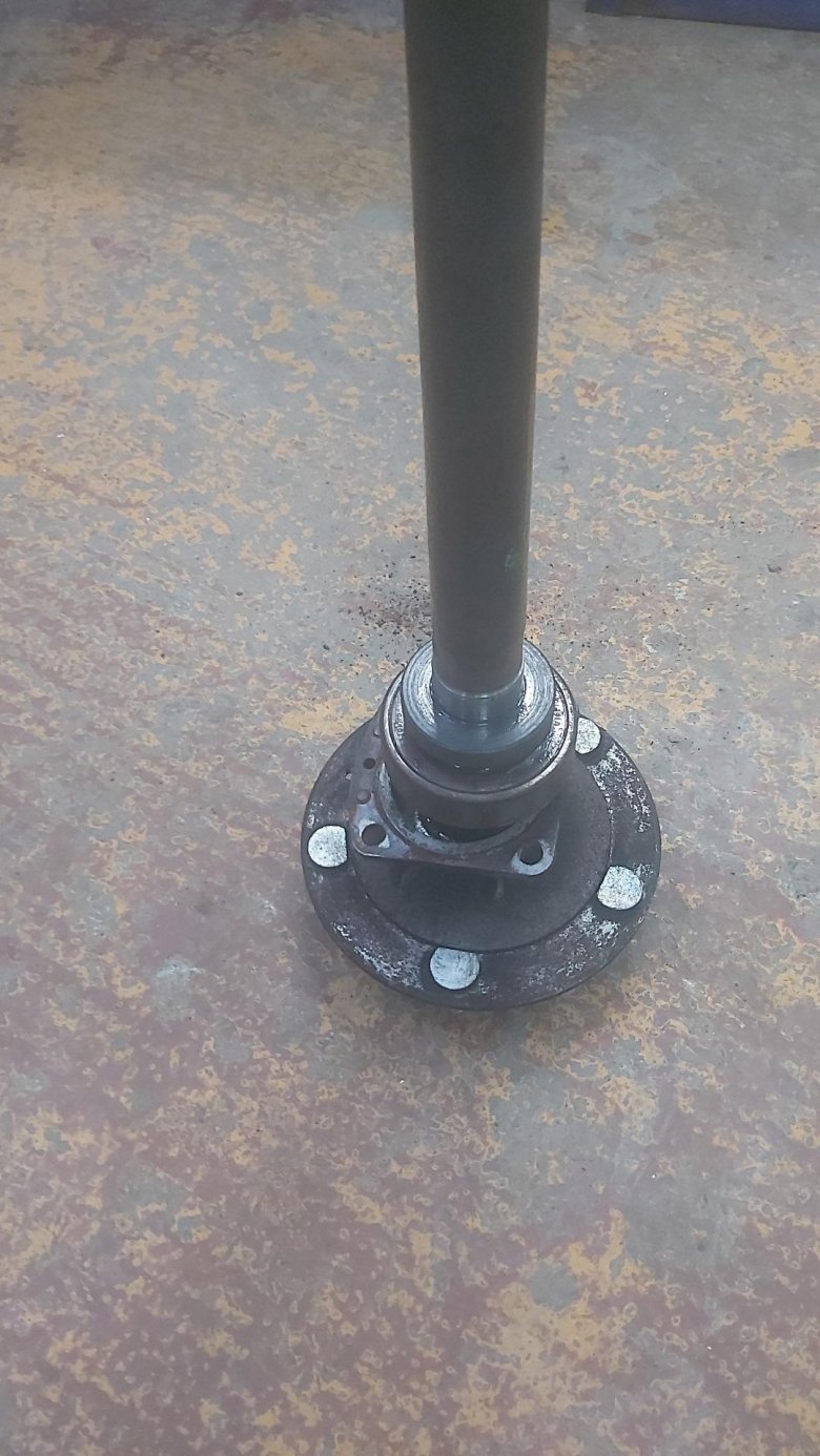 Задняя полуось нива