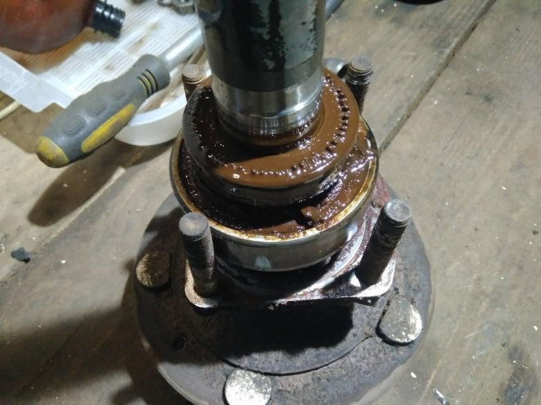 Подшипник задней полуоси нива 21214