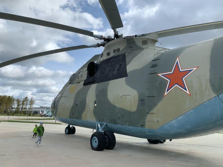 Транспортный вертолет ми 26