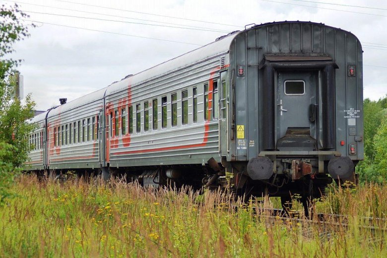 Пассажирский вагон сзади