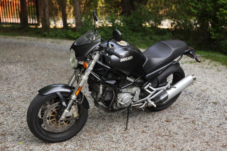 Ducati monster 750