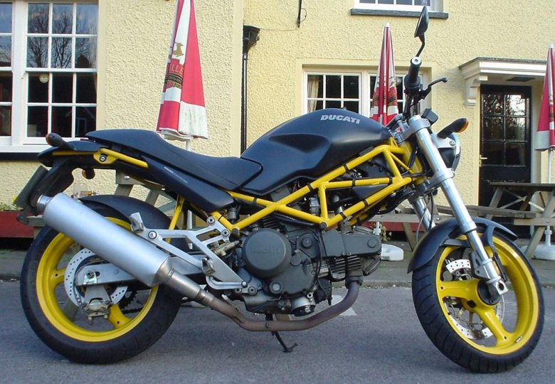 Ducati monster s2r 1000
