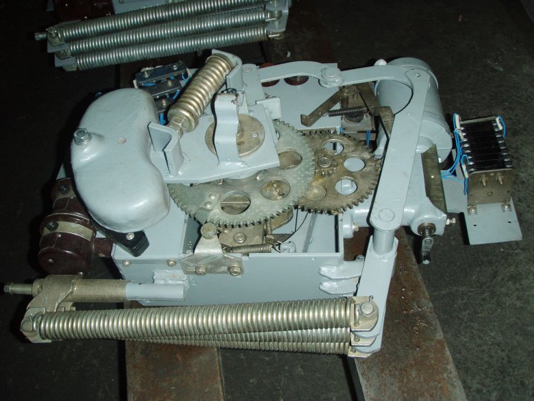 Привод выключателя пп-67