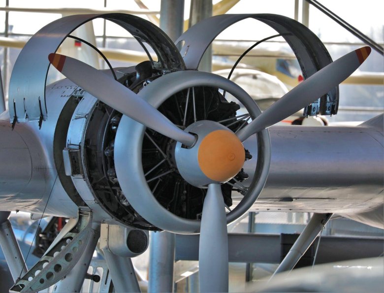 Винтовой двигатель самолета