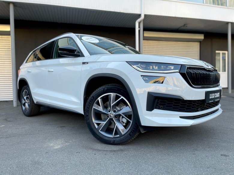 Skoda kodiaq 2022 sportline white