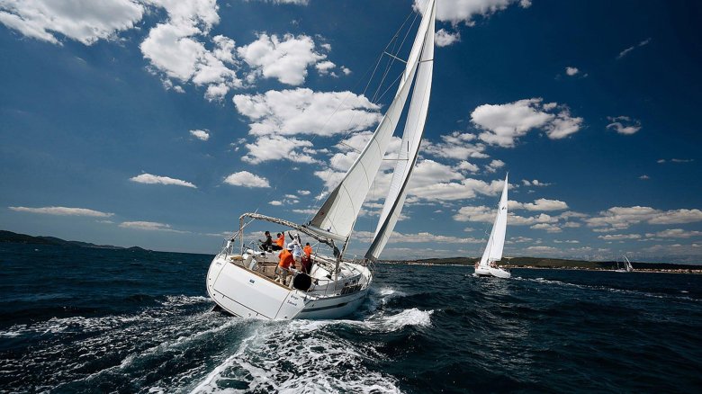 Яхта парусная регата