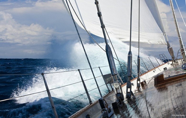 Парусная яхта