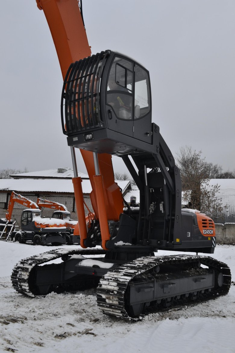 Экскаватор на гусеничном ходу