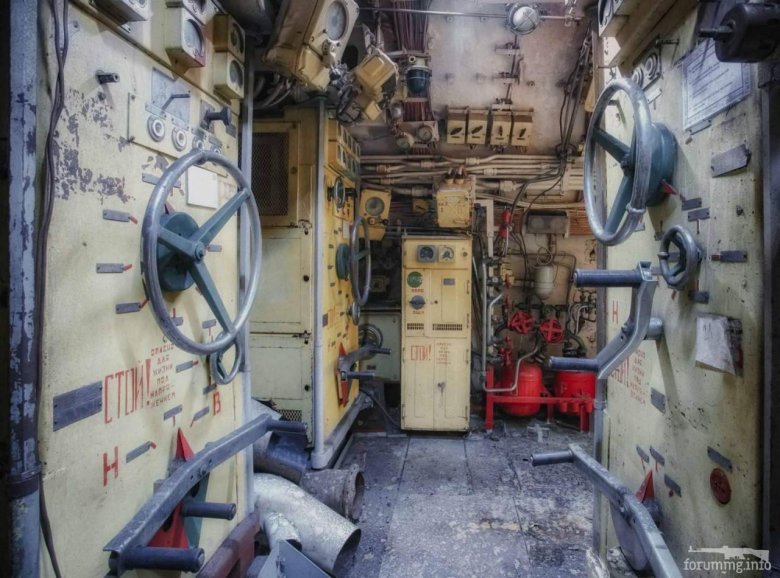 Подводная лодка внутри