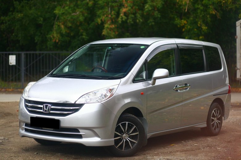 Минивэн honda stepwgn 2010