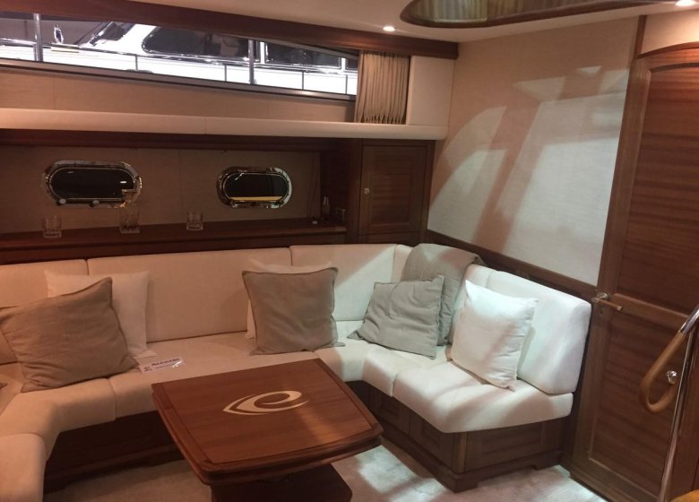 Яхта elling e6 highline