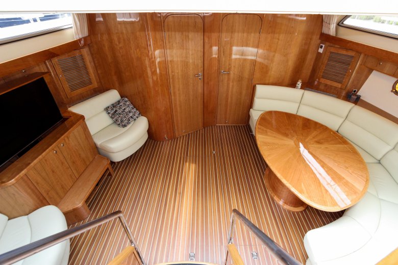 Яхта эллинг е6