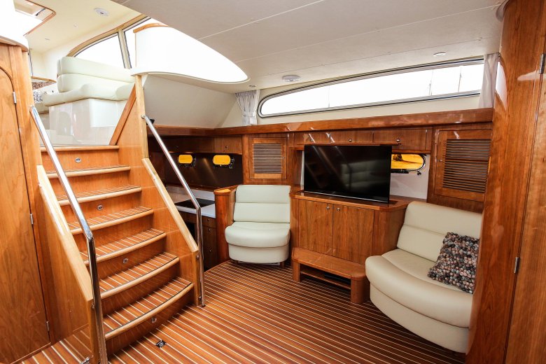 Моторная яхта elling e4