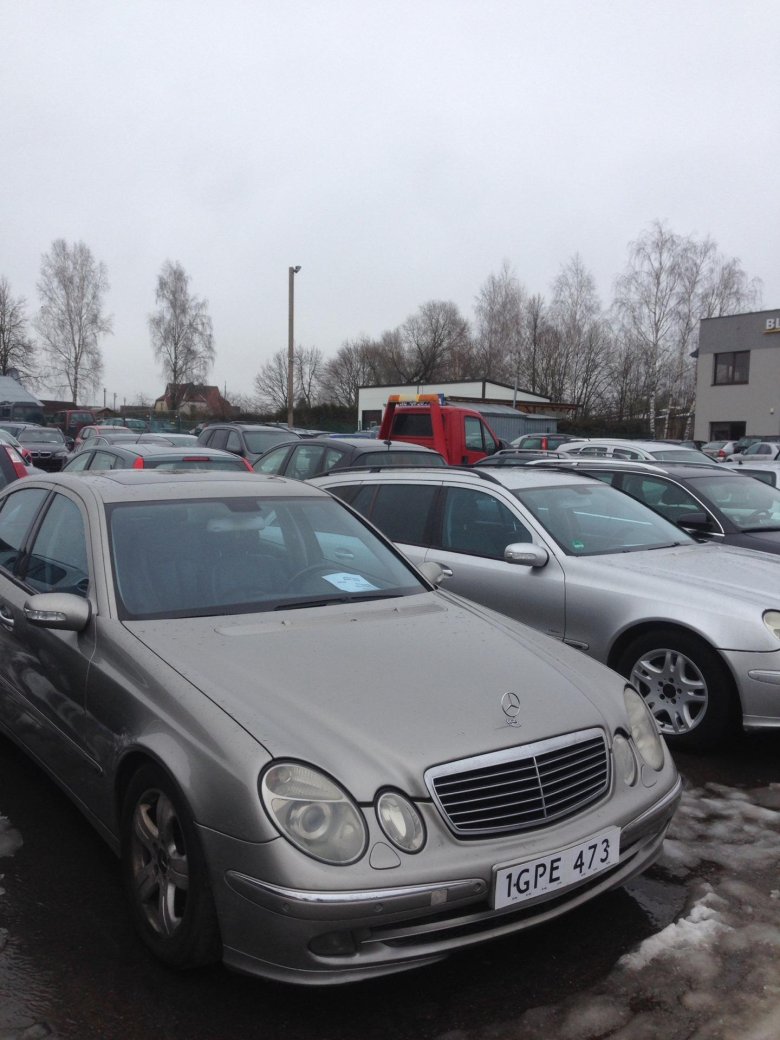 Mercedes benz e class w 211