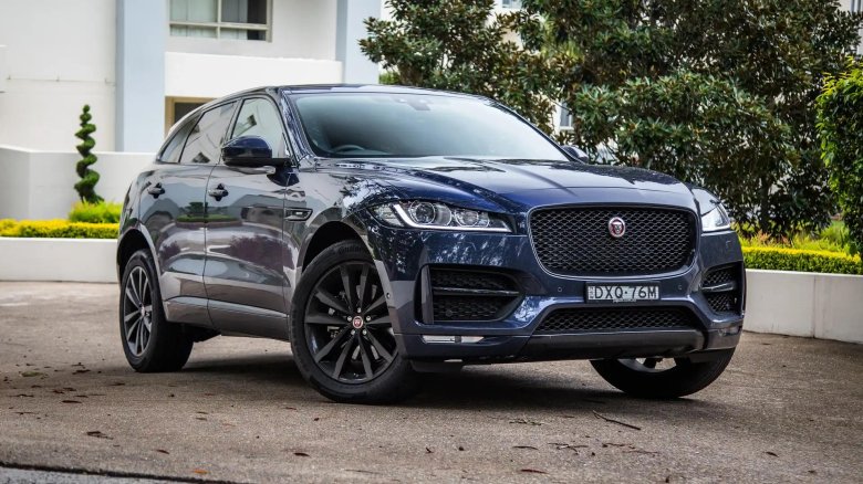Jaguar f pace серый