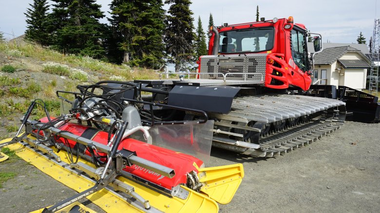 Ратрак пистен булли 400