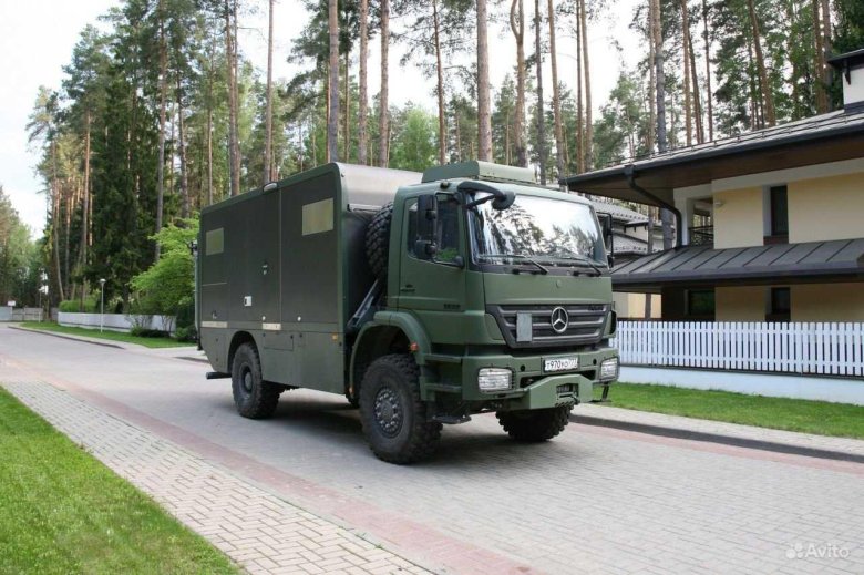 Mercedes benz unimog u 4000