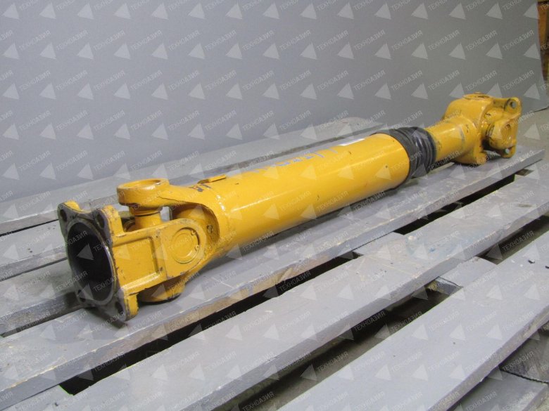 250100114 вал карданный передний