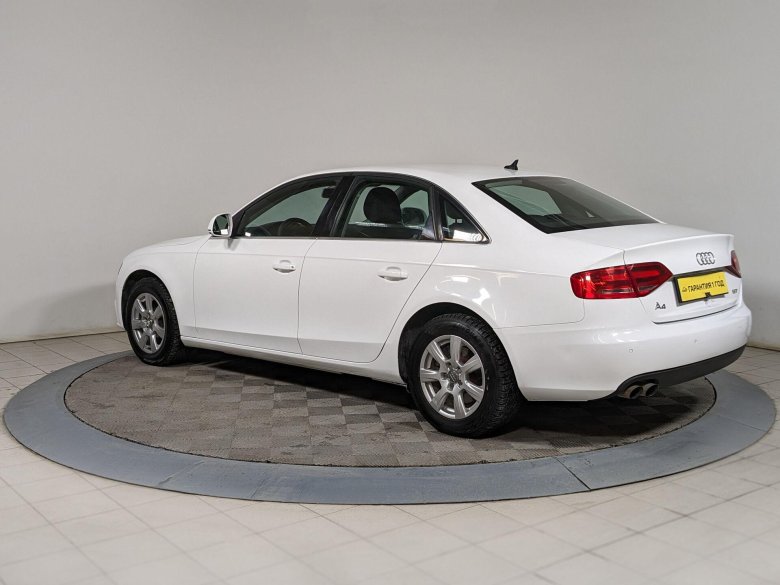 Белая ауди а 4