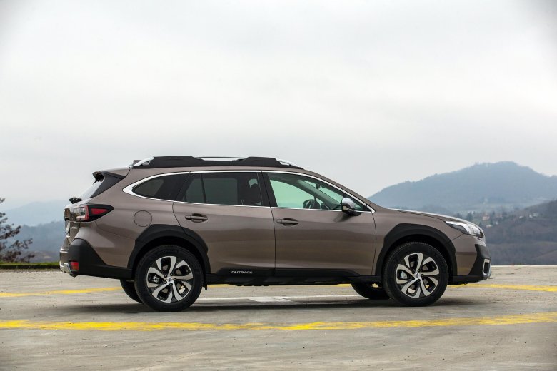 Новый субару аутбек 2025