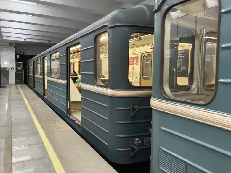 Метро вагон