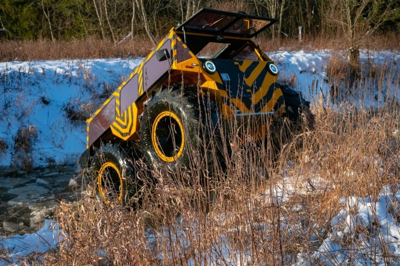 Бортоповоротный вездеход тайфун