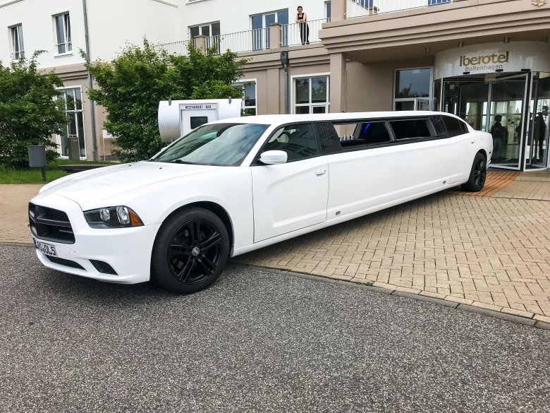 Додж чарджер лимузин