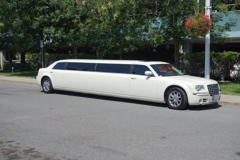 Chrysler 300 лимузин