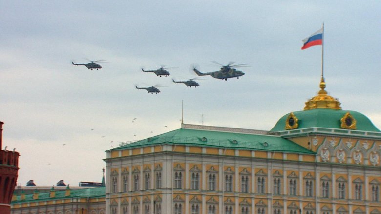 Вертолеты над кремлем