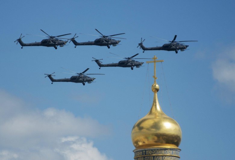Парад победы вертолеты