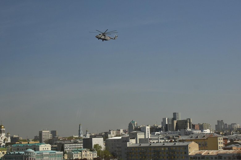 Военные вертолеты над москвой