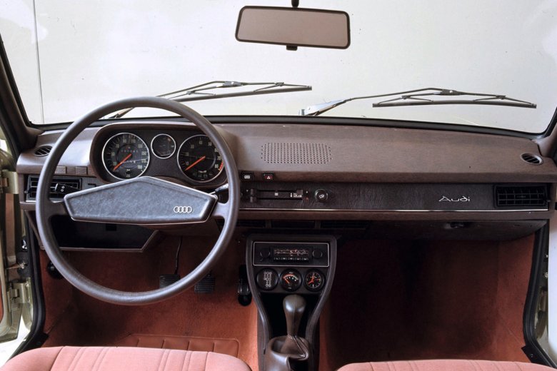 Audi 80 b1 interior
