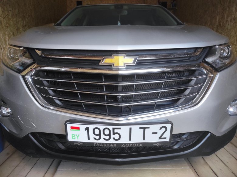 Chevrolet equinox 2018 решетка радиатора