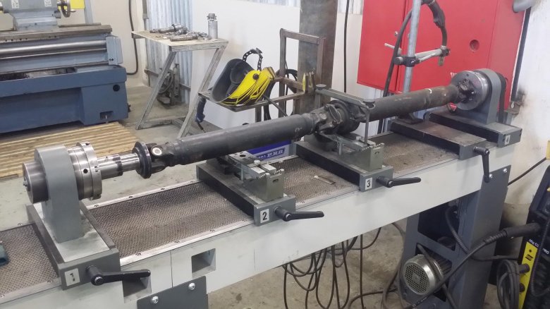 Балансировочный станок для карданных валов