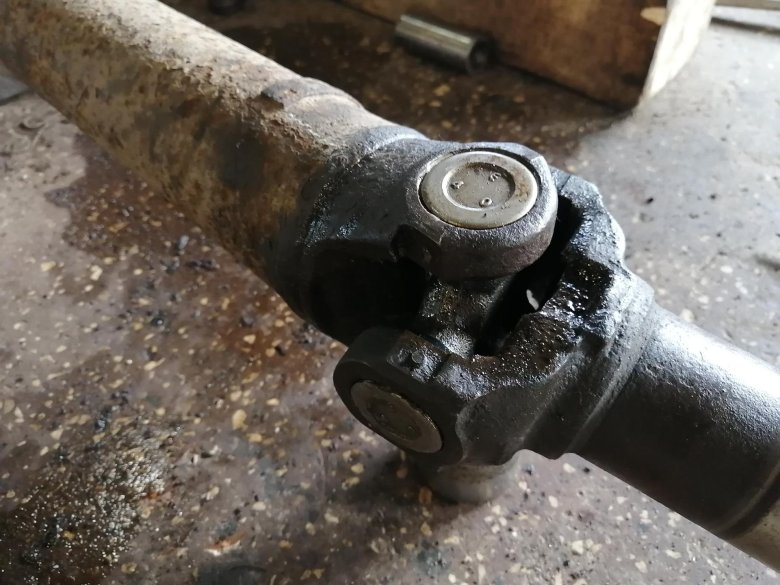 Крестовина карданного вала 2107