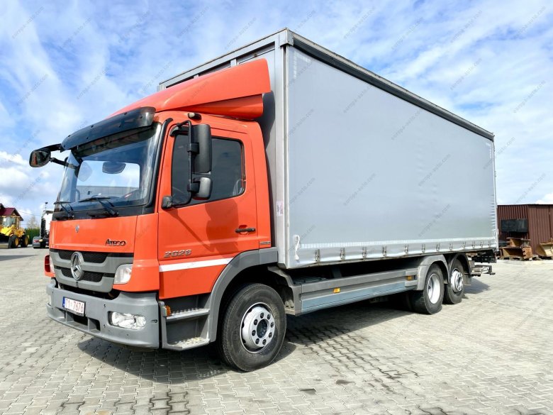 Mercedes-benz atego 818