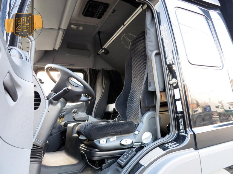 Mercedes-benz atego кабина