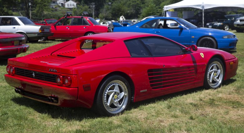 Ferrari testarossa 512m
