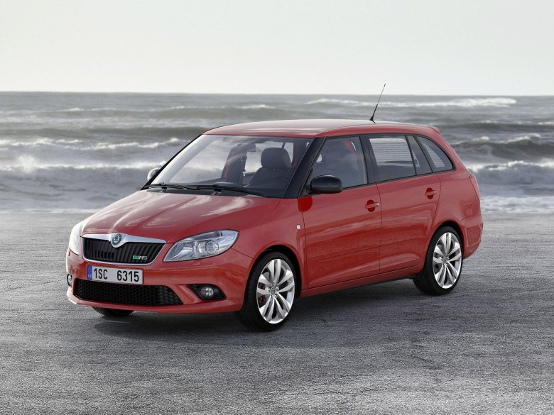 Skoda fabia 2010 универсал