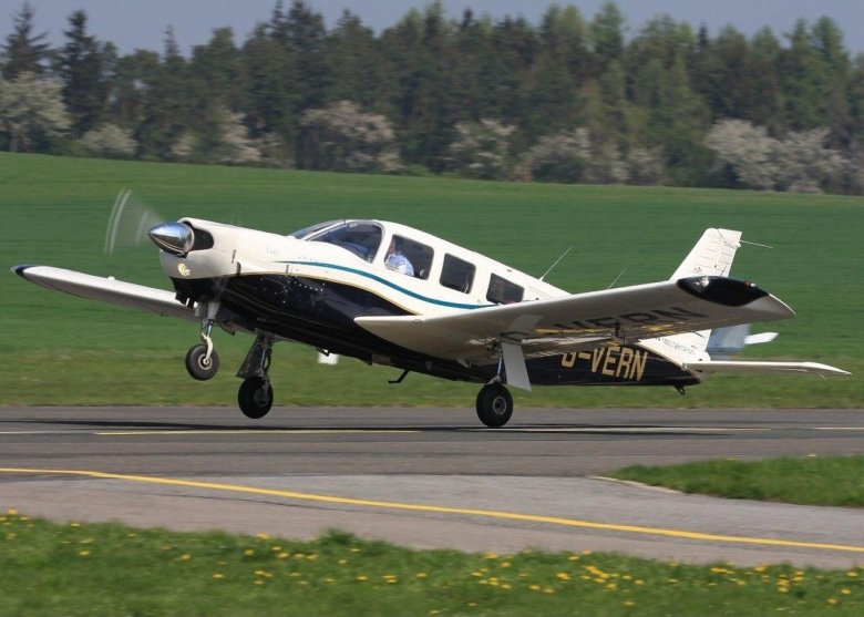 Самолет piper