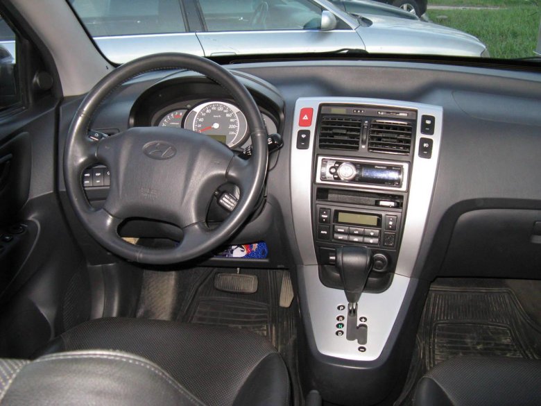 Hyundai tucson 2008 салон