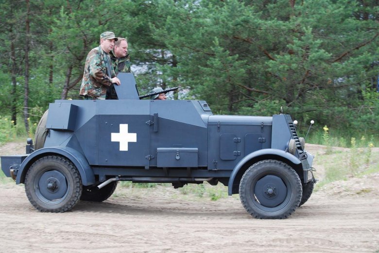 Kfz 13 adler легкий бронеавтомобиль