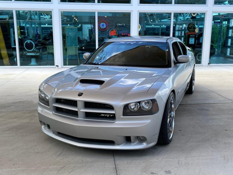 Dodge charger srt 8 2006