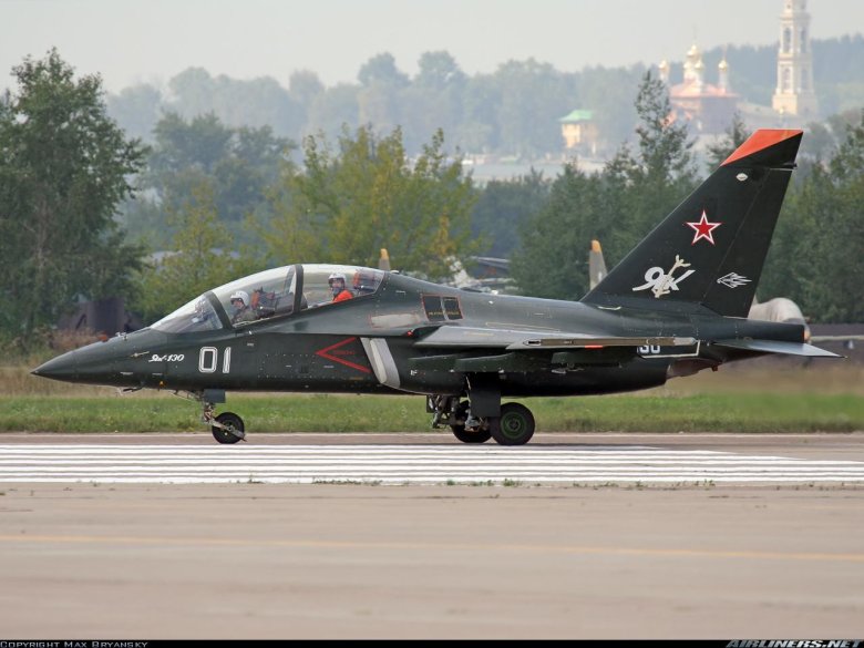 Учебно-боевой самолет як-130